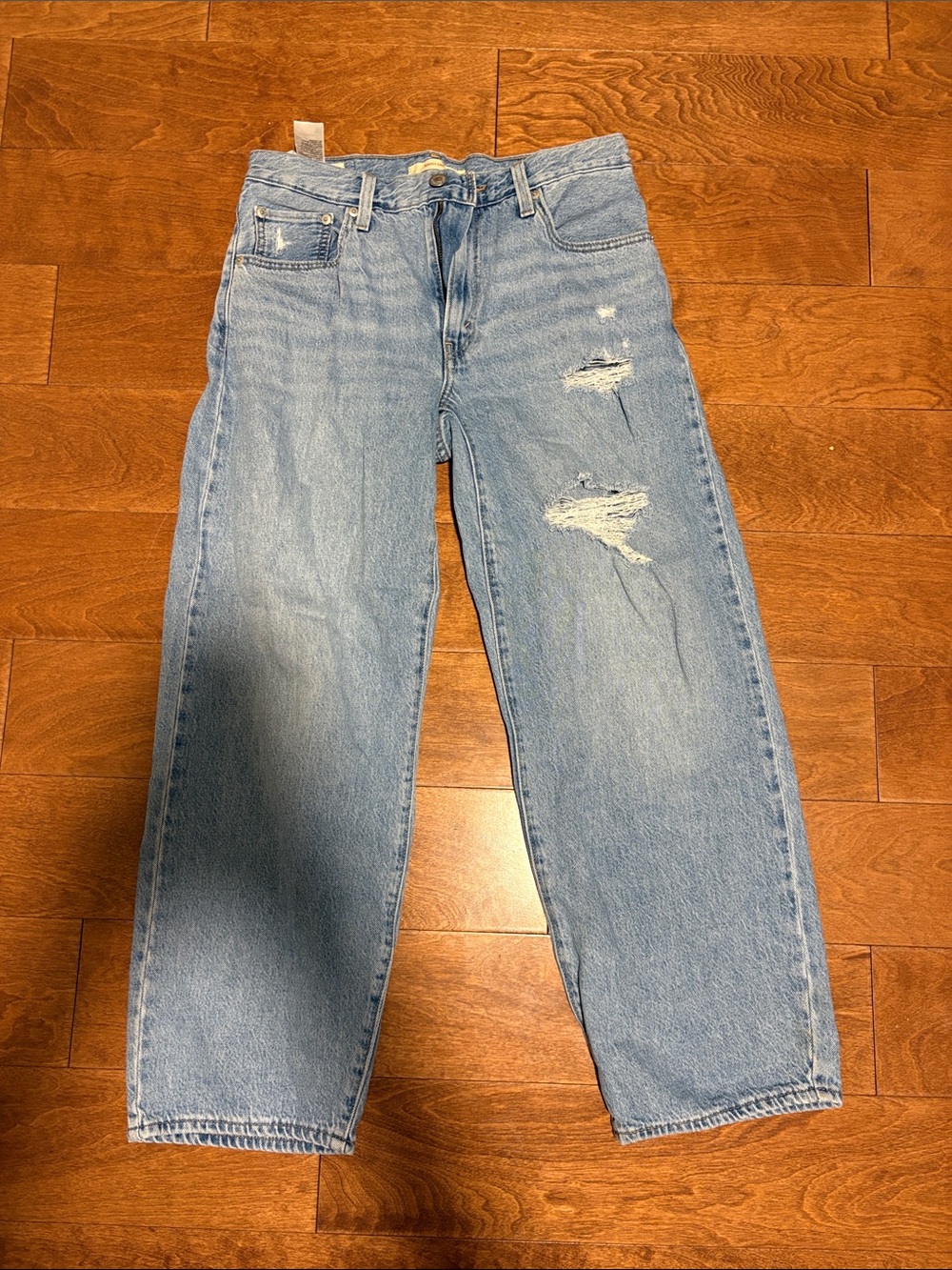 LEVIS BLUE JEANS